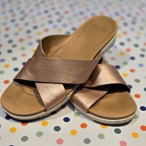 UGG Kari slide sandal mettalic rose gold comf slip on 10